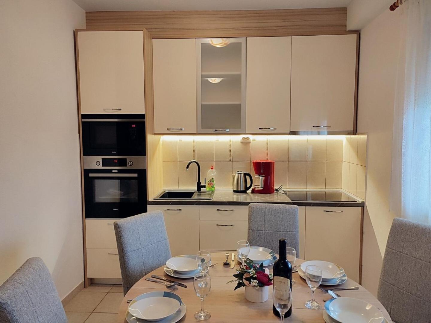Apartment Slaven Vinisce ภายนอก รูปภาพ